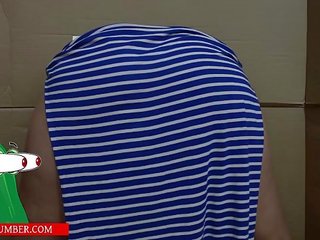 Immobilizes to suck pussy and open masturbation with a vibrator microphone