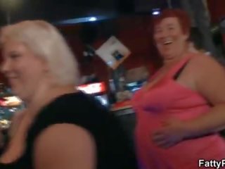 Huge boobs bbw have fun in the bar