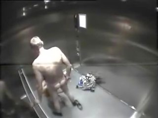 Amateur couple fuck in elevator - PornRough.com